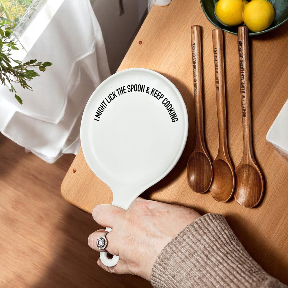 Premium kitchen decor
Stylish cooking accessories
Modern farmhouse kitchen
Trendy baker gifts